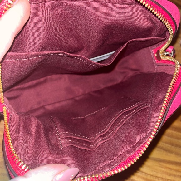 Coach NWT pebbled leather camera crossbody purse ELECTRIC PINK ⚡️ - Picture 2 of 15
